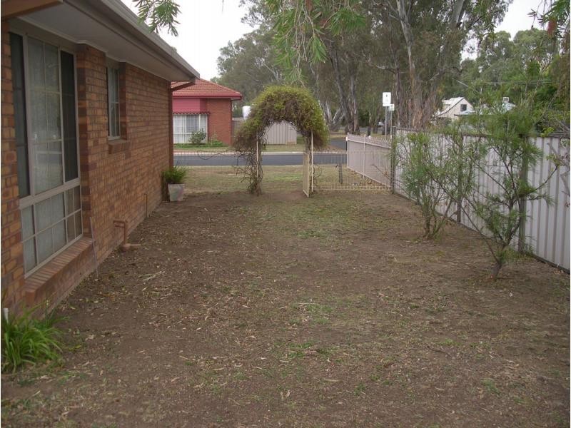 1/42 Crusoe Road, Kangaroo Flat VIC 3555