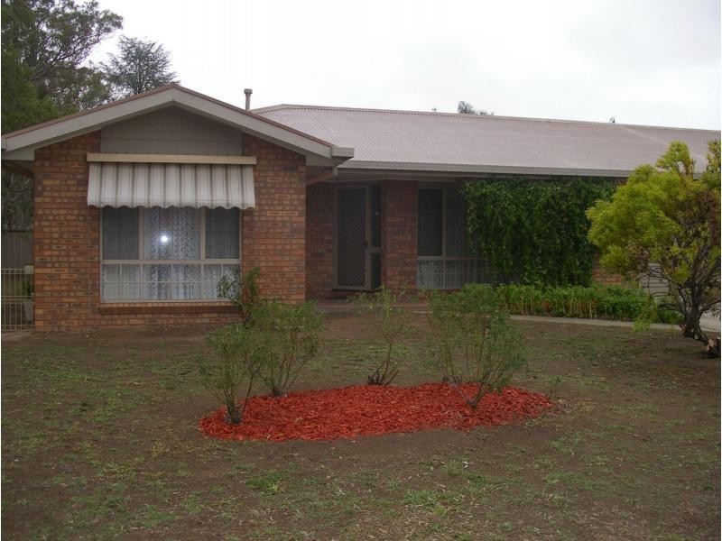 1/42 Crusoe Road, Kangaroo Flat VIC 3555