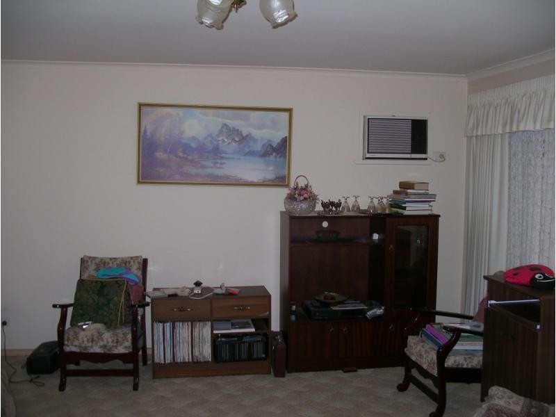 1/42 Crusoe Road, Kangaroo Flat VIC 3555