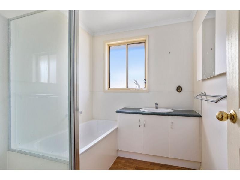 2/71 Simpsons Road, Eaglehawk VIC 3556