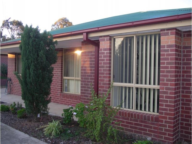 2/71 Simpsons Road, Eaglehawk VIC 3556