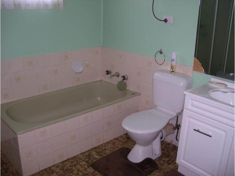 100 High Street, Wedderburn VIC 3518