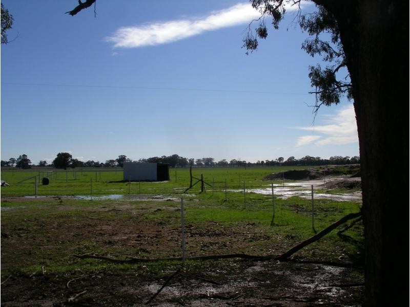 26 A & B 2/249 Hartney Road, Kamarooka VIC 3570