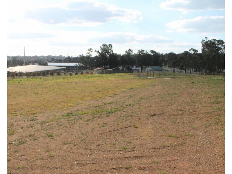 25-27 Reyburn Street, Warwick QLD 4370