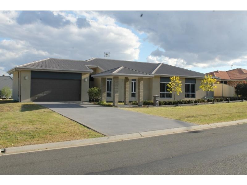 4 Baguley Street, Warwick QLD 4370