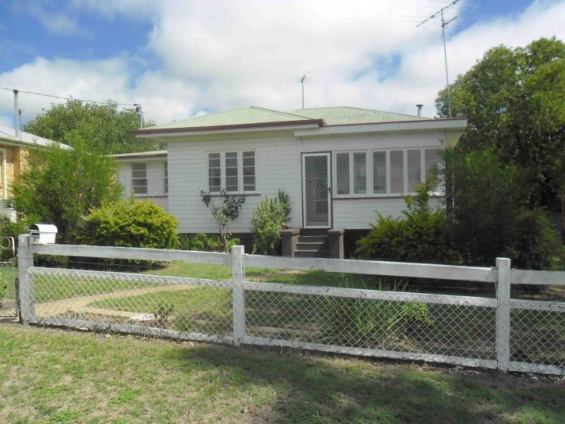 1 Clarke Street, Warwick QLD 4370