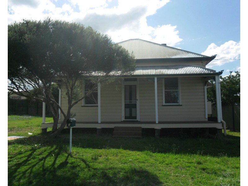 7 Gore Street, Warwick QLD 4370