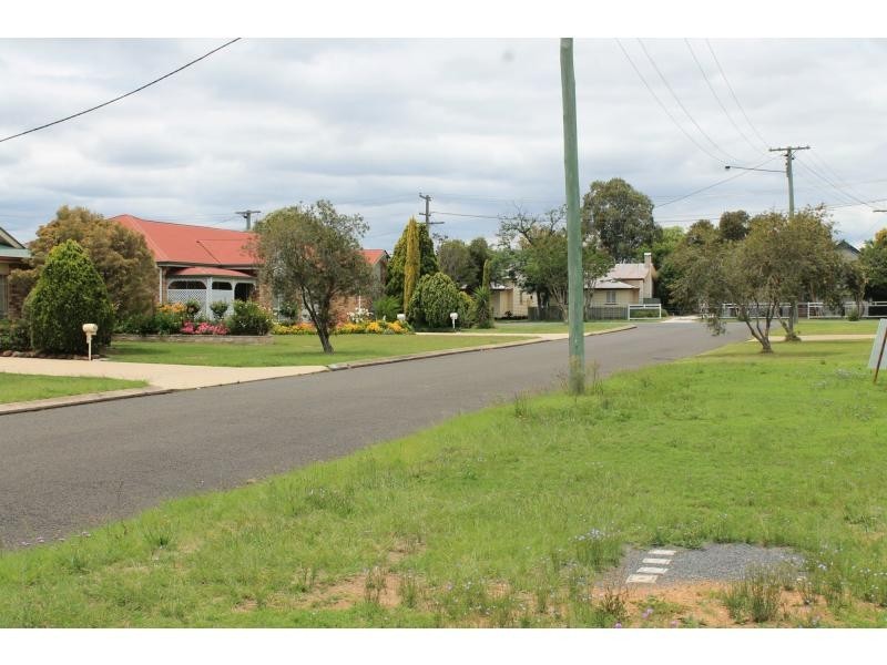 3 & 3A Bell Place, Warwick QLD 4370