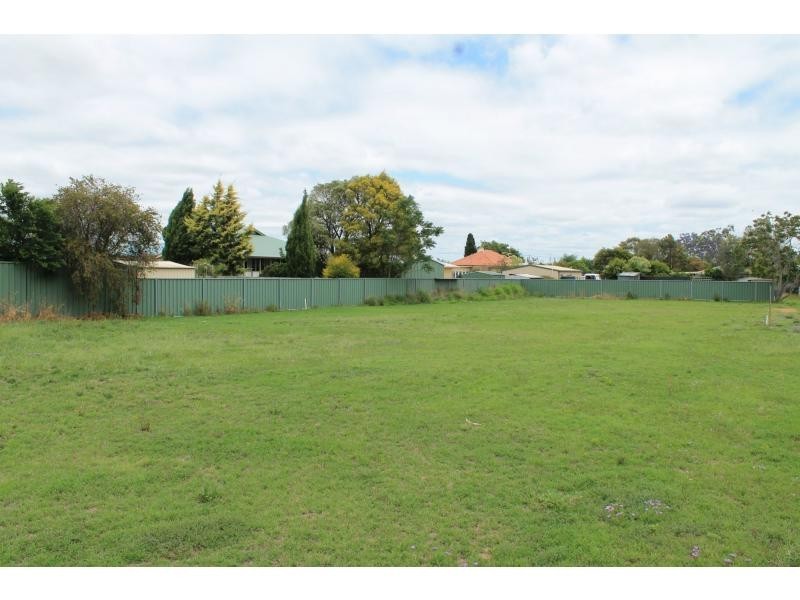 3 & 3A Bell Place, Warwick QLD 4370