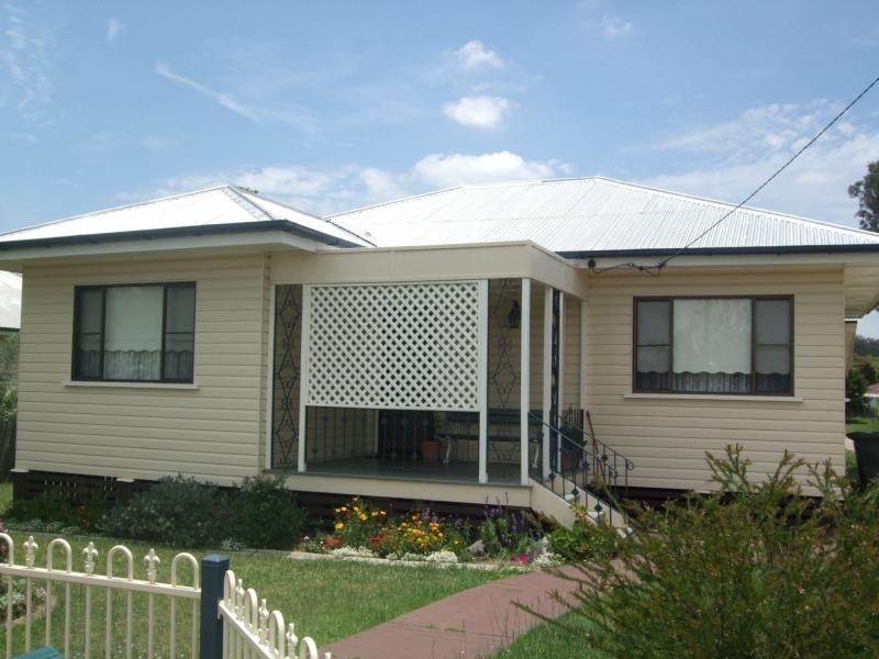 31 Albert Street, Warwick QLD 4370