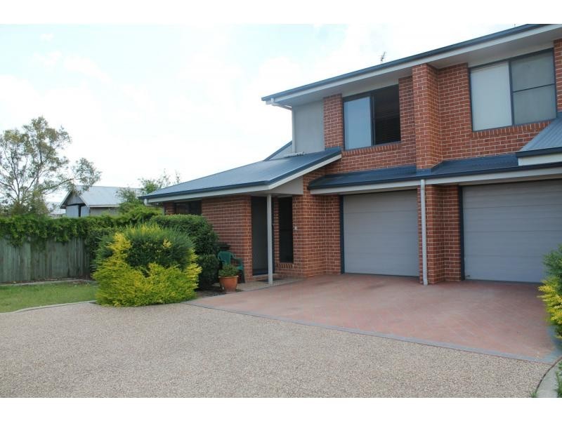 2/27a Myall Avenue, Warwick QLD 4370