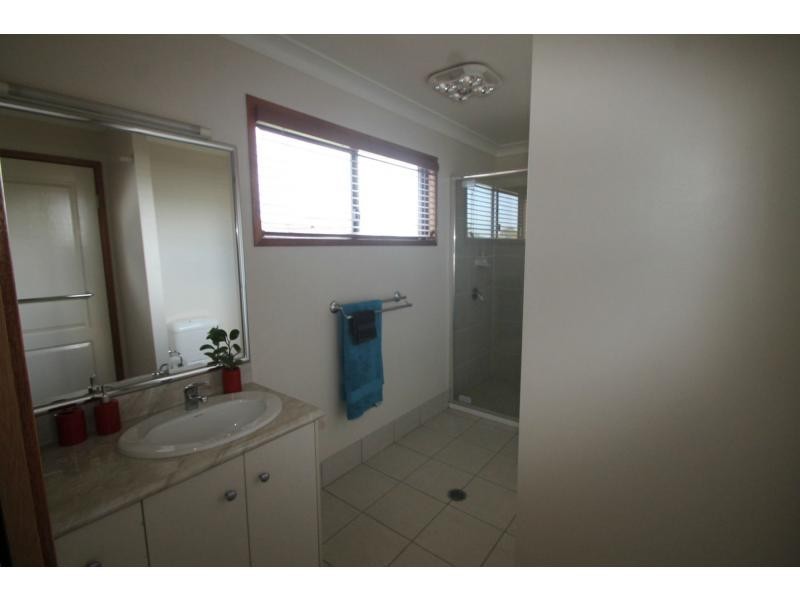 2/27a Myall Avenue, Warwick QLD 4370