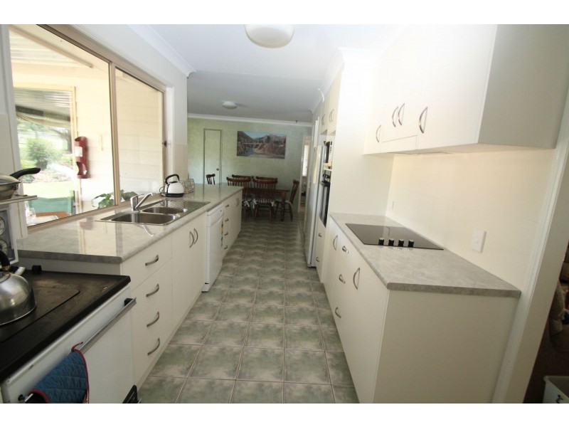 26 Campbell Road, Rosenthal Heights QLD 4370