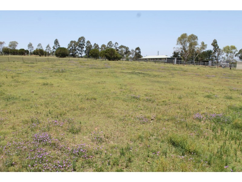 26 Campbell Road, Rosenthal Heights QLD 4370