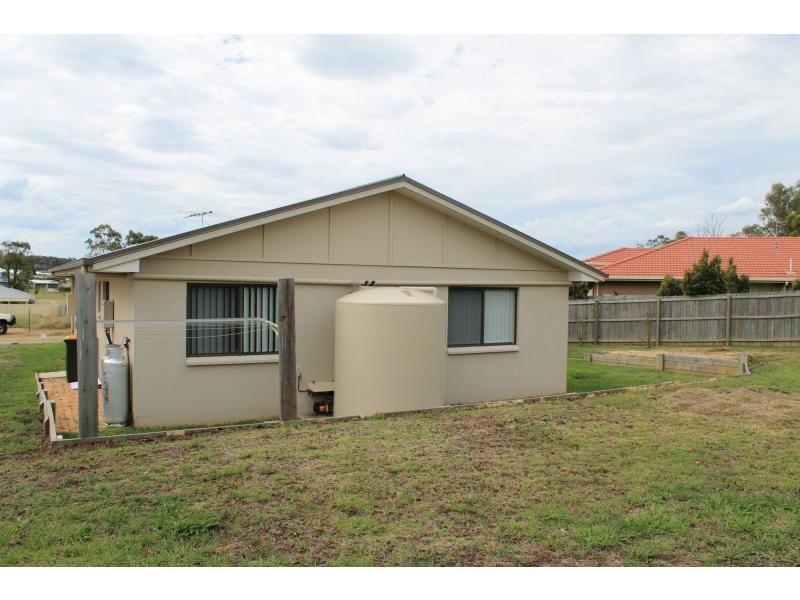 8 Rose Lea Court, Warwick QLD 4370