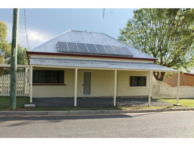 15 King Street, Yangan QLD 4371