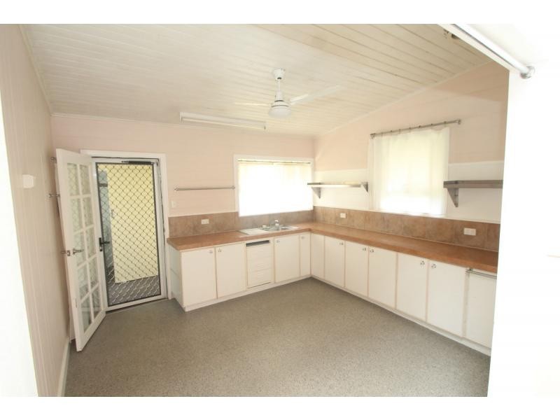 15 King Street, Yangan QLD 4371