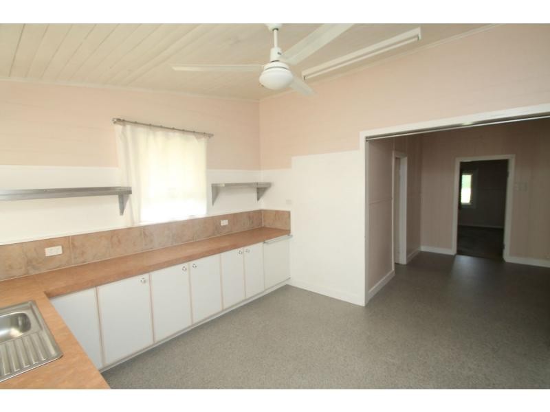 15 King Street, Yangan QLD 4371