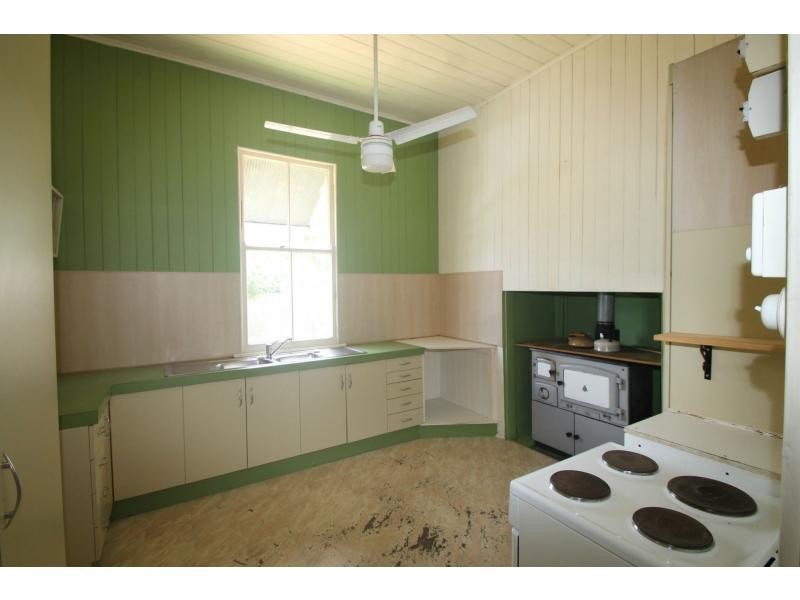 33 Acacia Avenue, Warwick QLD 4370