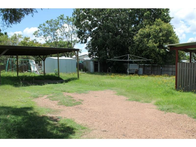 33 Acacia Avenue, Warwick QLD 4370