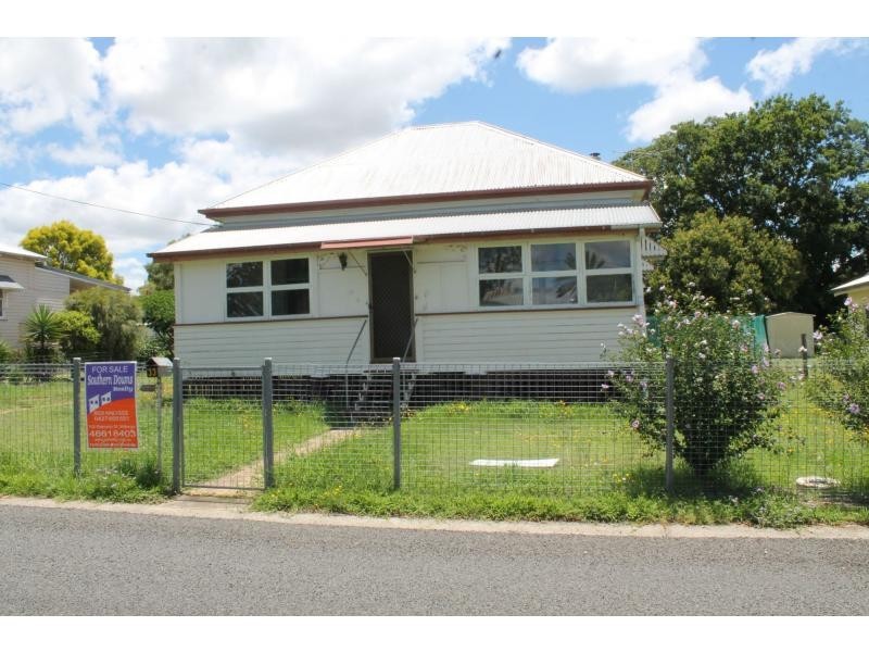 33 Acacia Avenue, Warwick QLD 4370