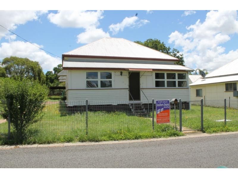 33 Acacia Avenue, Warwick QLD 4370