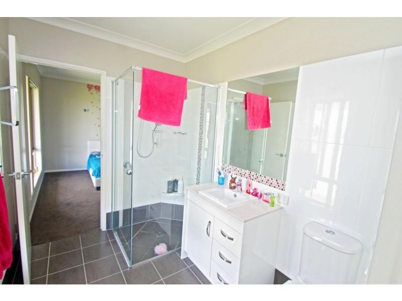 8 Condavale Drive, Warwick QLD 4370