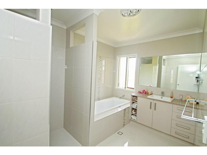 8 Condavale Drive, Warwick QLD 4370