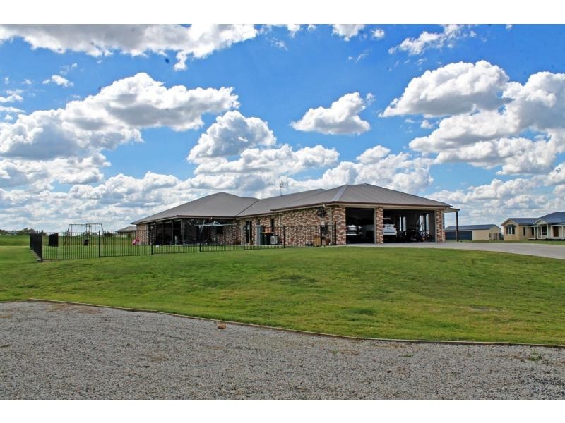 8 Condavale Drive, Warwick QLD 4370