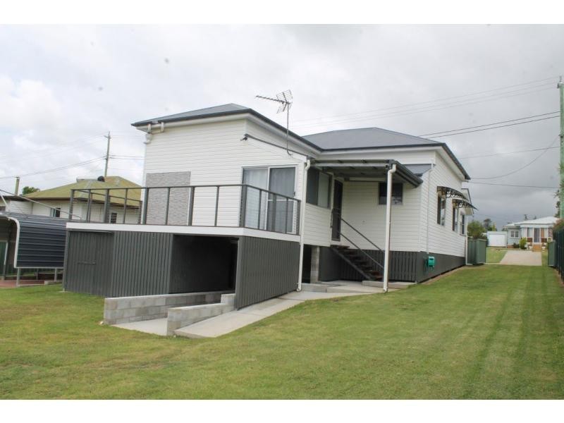 137 Wood Street, Warwick QLD 4370