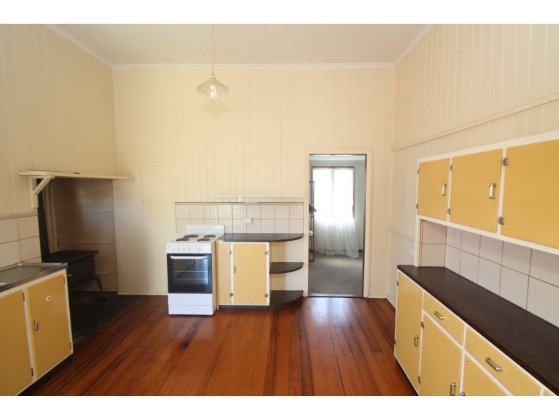 7 Pratten Street, Warwick QLD 4370