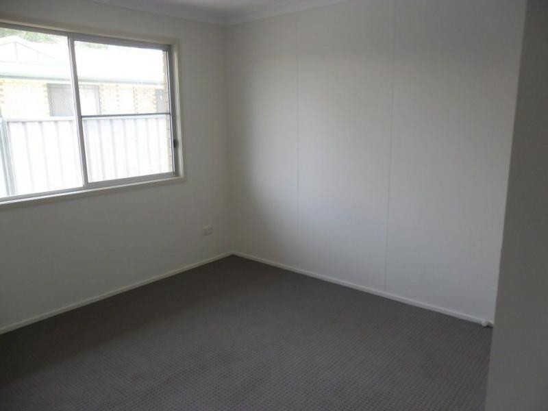 2/13 Wattle Avenue, Warwick QLD 4370