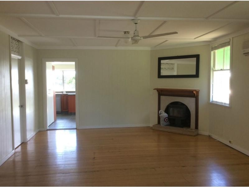 9 Wallace Street, Warwick QLD 4370