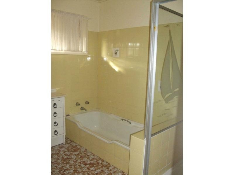 12 King Street, Yangan QLD 4371