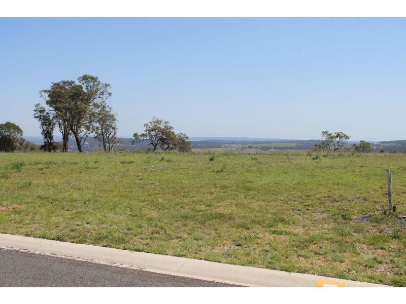 16 Derain Drive, Warwick QLD 4370
