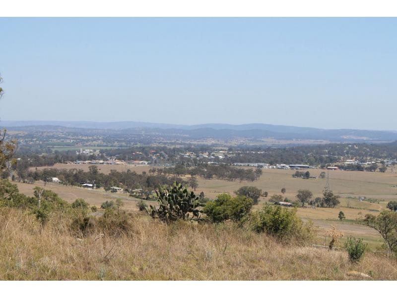 16 Derain Drive, Warwick QLD 4370