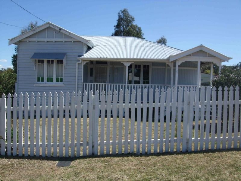 38 Furness Crescent, Warwick QLD 4370