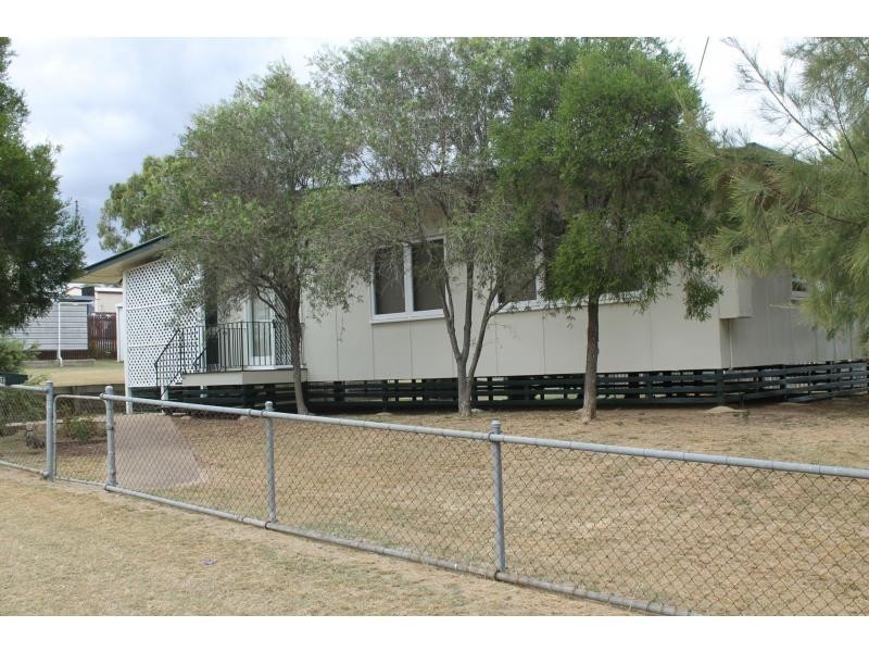 2 Furness Crescent, Warwick QLD 4370