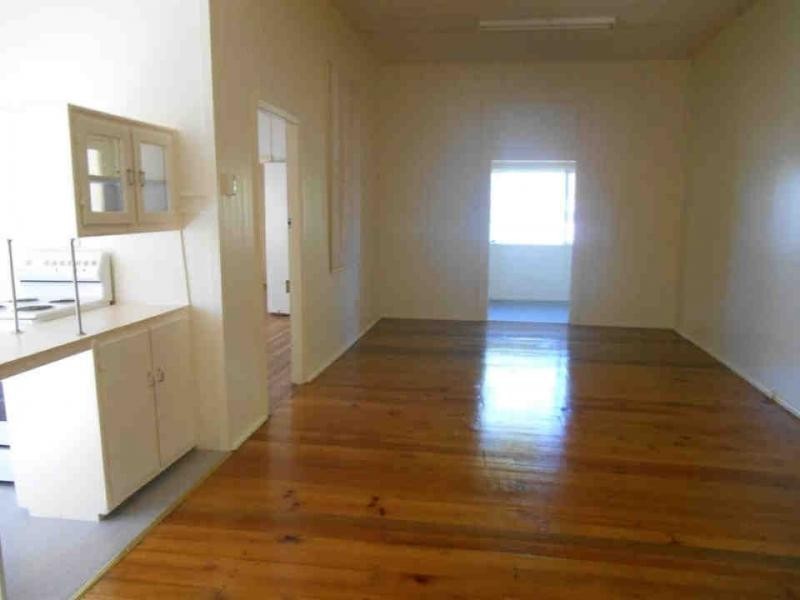 2/77 Guy Street, Warwick QLD 4370