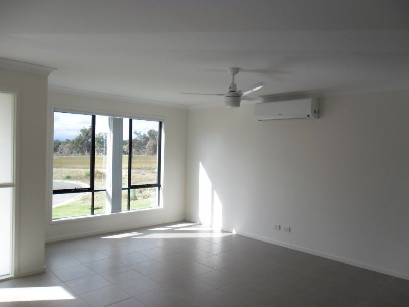 3 Bond Place, Warwick QLD 4370