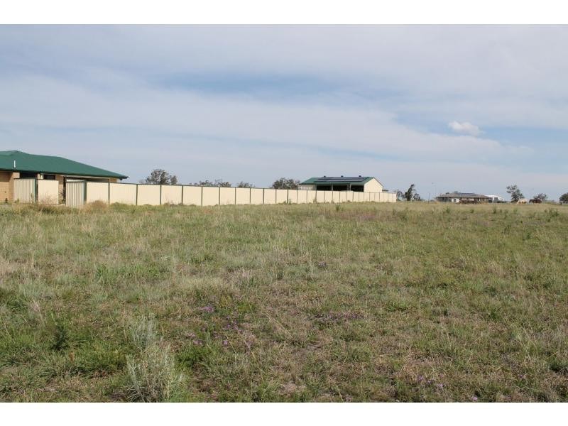 25 Derain Drive, Warwick QLD 4370