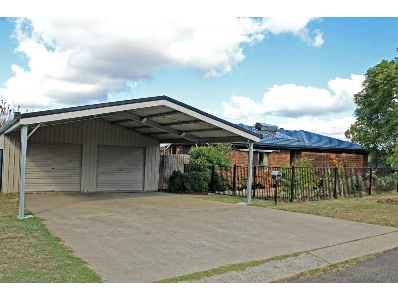 32 Margaret Street, Warwick QLD 4370