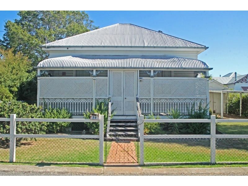 39 Myall Avenue, Warwick QLD 4370