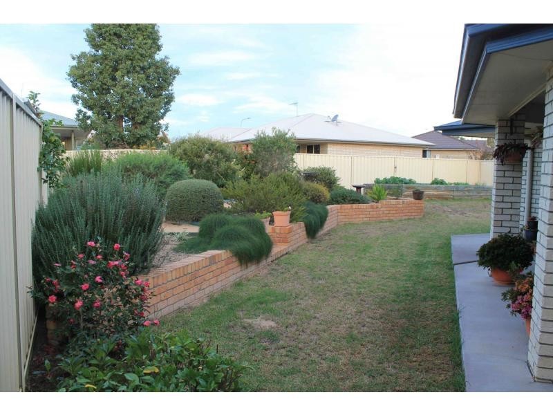 27 Iceberg Court, Warwick QLD 4370