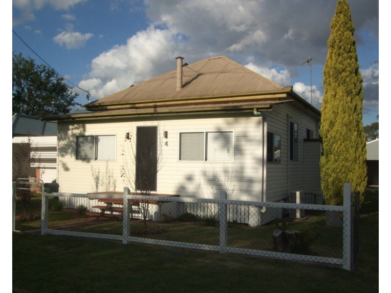 4 McEvoy Street, Warwick QLD 4370