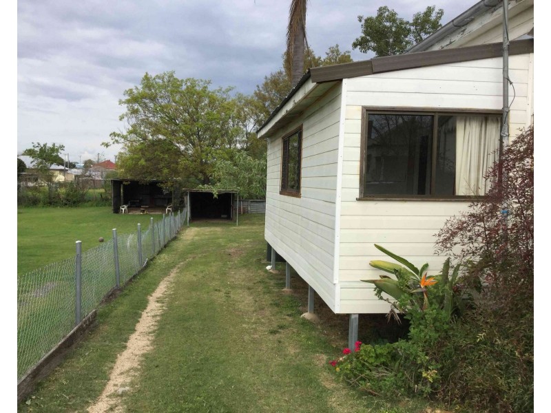 4 Gore Street, Warwick QLD 4370