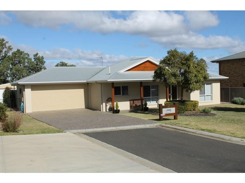 23 Rodeo Drive, Warwick QLD 4370