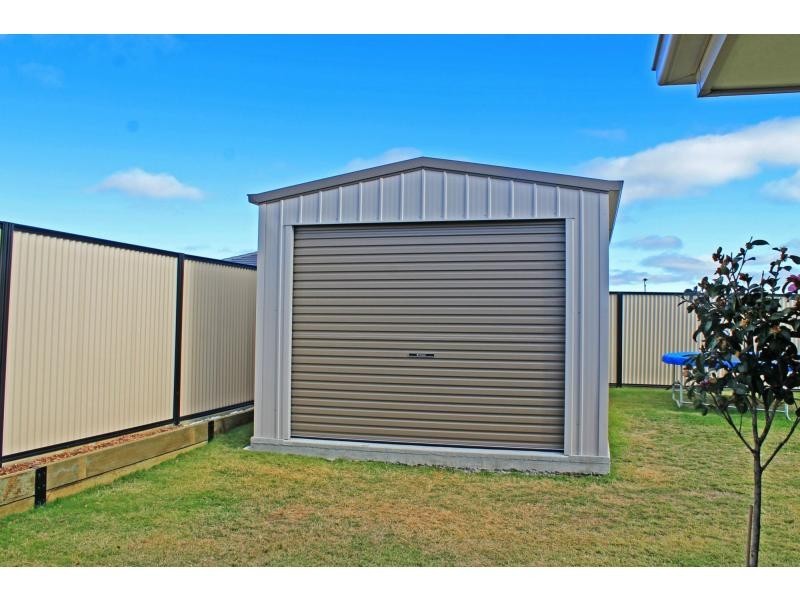 13 Lakeview Avenue, Warwick QLD 4370