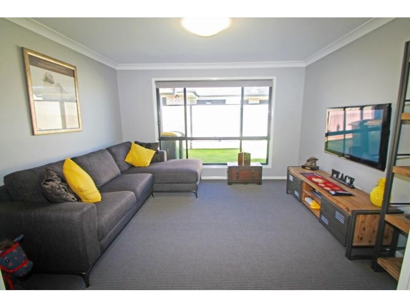 13 Lakeview Avenue, Warwick QLD 4370