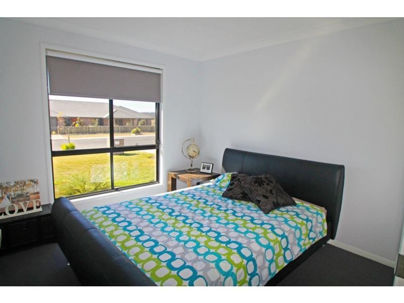 13 Lakeview Avenue, Warwick QLD 4370